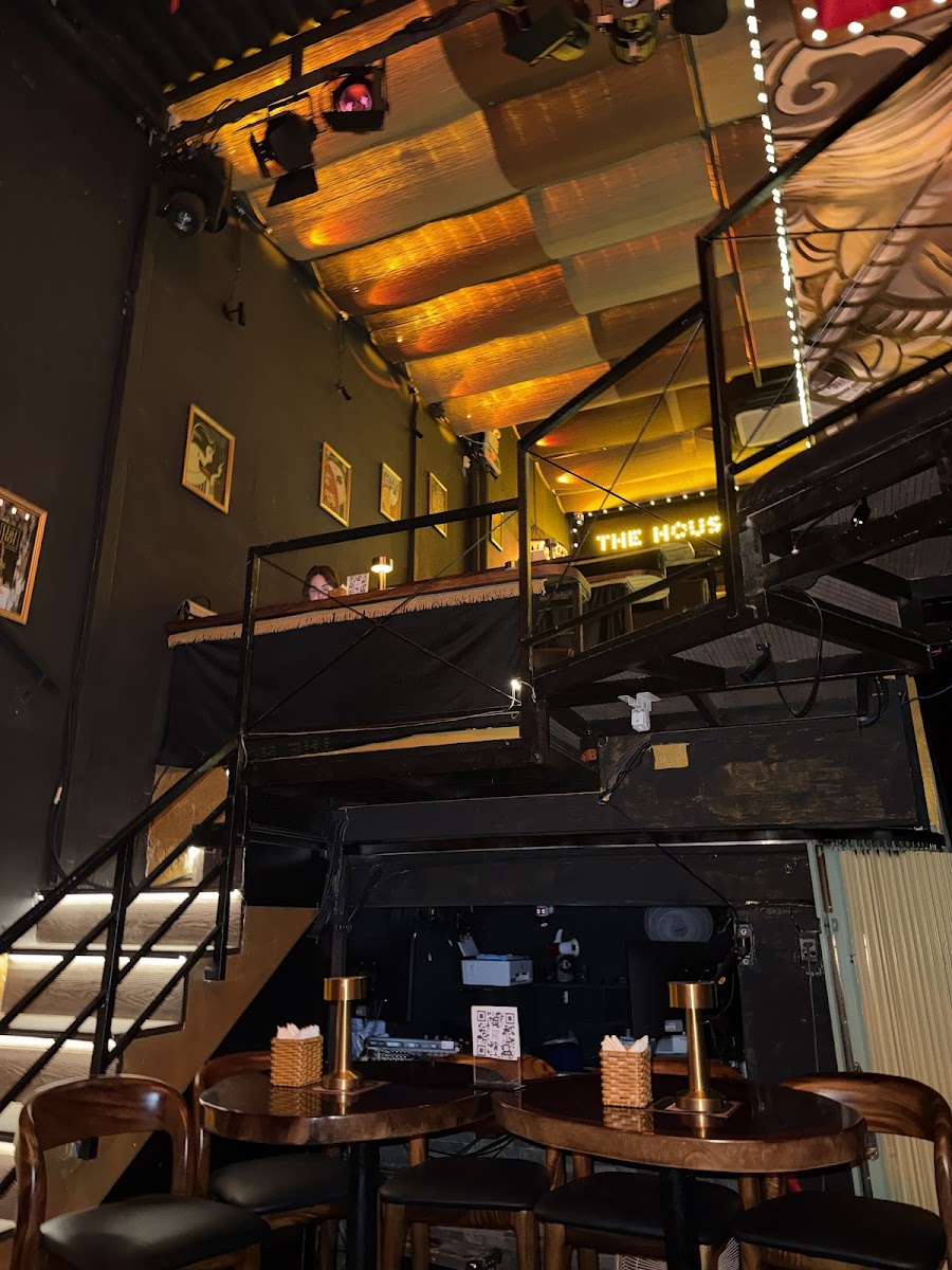 Guest photo from an evening at House of Legends